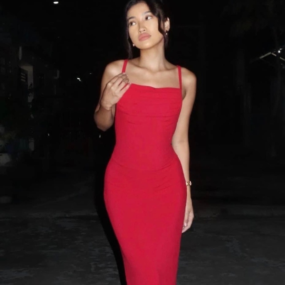 Alona (Red)